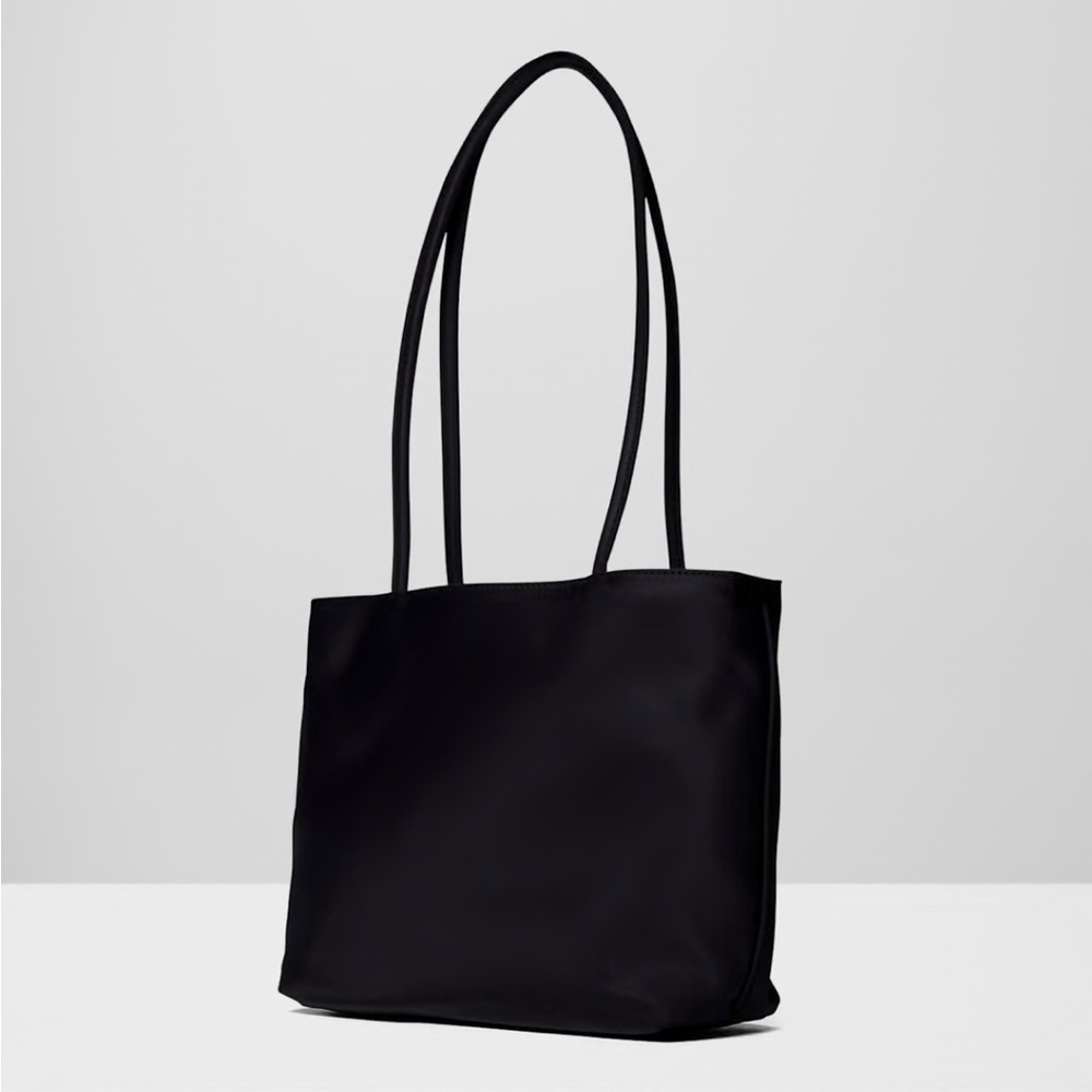 Aritzia Sunday Best Idolize tote bag 🖤